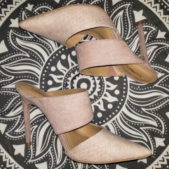 NEW! Express blush pink pointed mule heels size 8 - Picture 3 of 8